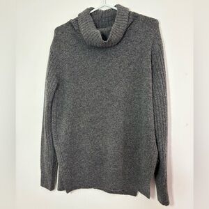 ✨ Topshop Grey Ribbed Knit Turtleneck Sweater - Size 4